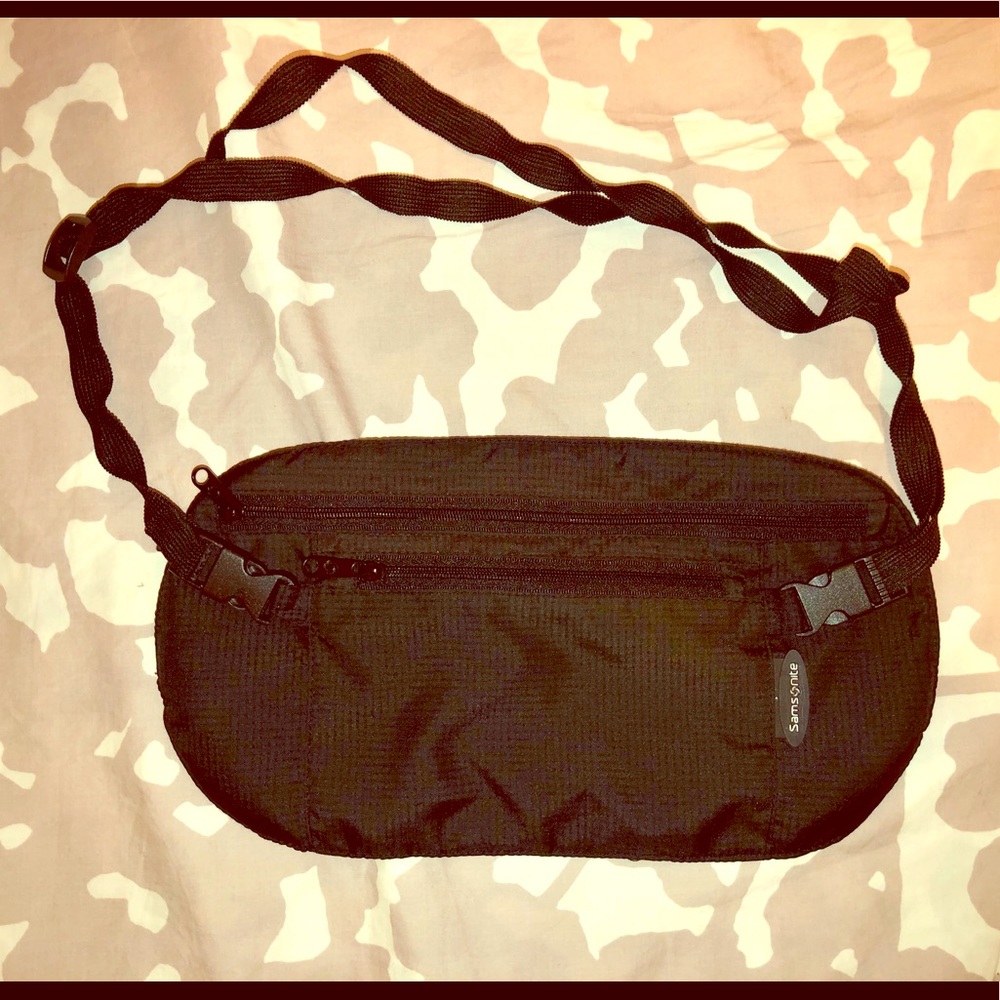 Samsonite Thin Light Weight Fanny Pack